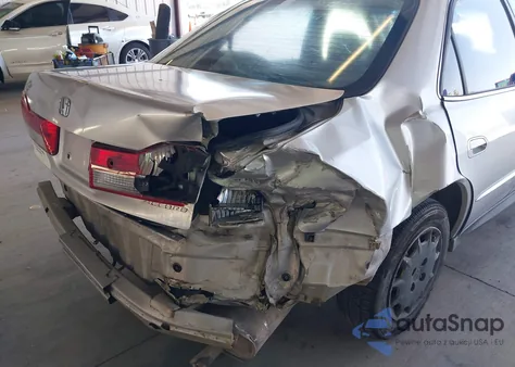 2002 Honda Accord 2.3 Lx из США, поврежденный, VIN 3HGCG665X2G702292